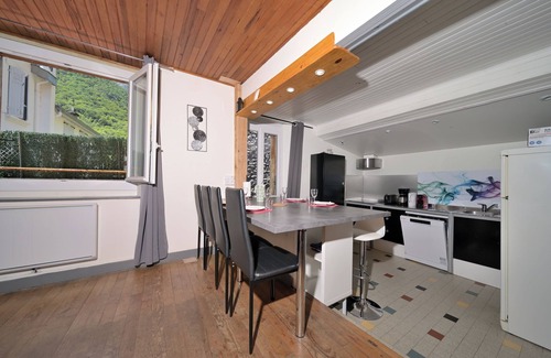 Auzat Casa | Casa de vacaciones 'Le Gîte Des 3000 Avec Spa' con terraza privada y Wi-Fi