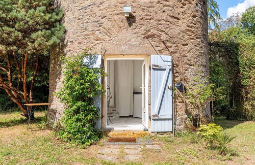 Vertou Casa | Casa de vacaciones 'Le Moulin De Pen Hoêt' con jardín compartido
