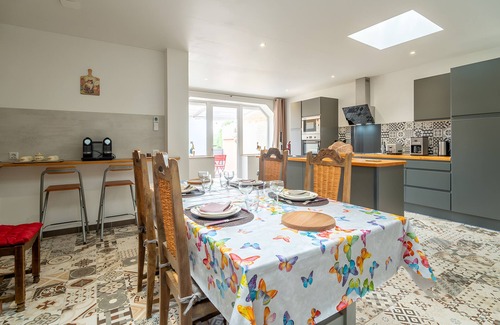 Olonzac Casa | Casa de vacaciones 'Le Parcours Cathare' con vistas a la montaña, Wi-Fi y aire acondicionado