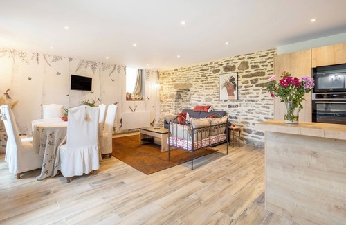 Concarneau Casa | Casa de vacaciones 'Le Penty - Proche Plages Et Centre' con terraza privada, jardín y Wi-Fi