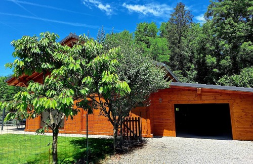 Faucigny Casa | Casa de vacaciones 'Le Refuge - Faucigny' con vistas a la montaña, terraza privada y Wi-Fi