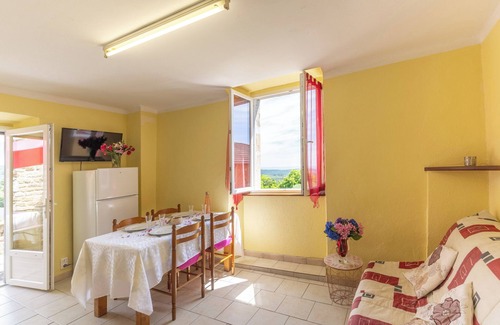 Gravieres Casa | Casa de vacaciones 'Le Rez-de-Chaussée' con vistas a la montaña, piscina y aire acondicionado
