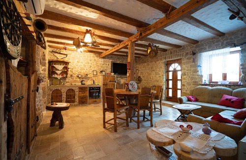 Drnis Casa | Holiday Home Leptir
