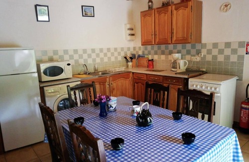 Ploerdut Casa | Casa de vacaciones 'Les 3 Gîtes De Kerlividic' con piscina compartida, jardín compartido y Wi-Fi