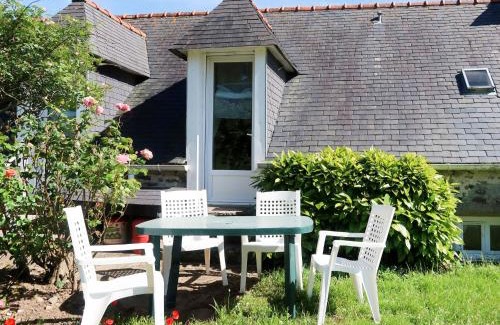 Plozevet Casa | Holiday Home Les Blés - PZV108 by Interhome