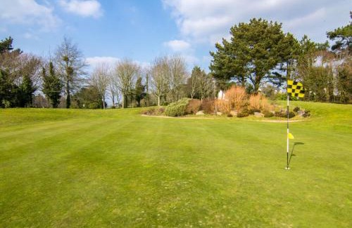 Ploemel Casa | Holiday Home Les Cottages du Golf-3 by Interhome