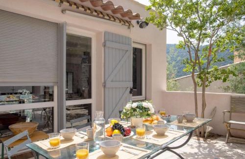 Cavalaire-sur-Mer Casa | Holiday Home Les Terrasses de L'Eau Blanche-4 by Interhome