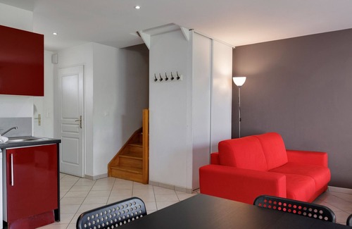 Libourne Casa | Casa de vacaciones 'Les Grands Vignobles 3 Ch12 Pers' con terraza privada