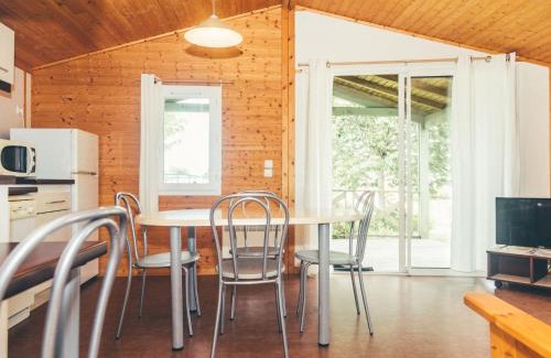 Beynat Casa | Holiday Home Les Hameaux de Miel by Interhome