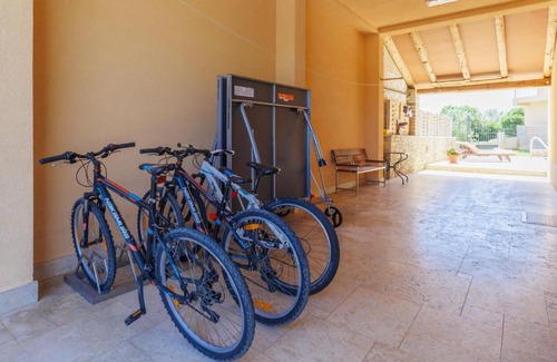 Stinjan Casa | Holiday Home Licardo by Interhome