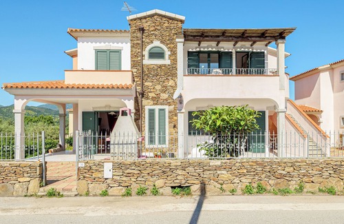Limpiddu Casa | Casa de vacaciones 'Limpiddu 6' con vistas a las montañas, jardín compartido y balcón