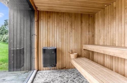 Idestrup Casa | Holiday Home Litle - 30m from the sea by Interhome