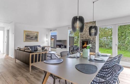 Idestrup Casa | Holiday Home Litle - 30m from the sea by Interhome