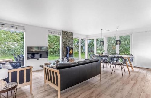 Idestrup Casa | Holiday Home Litle - 30m from the sea by Interhome