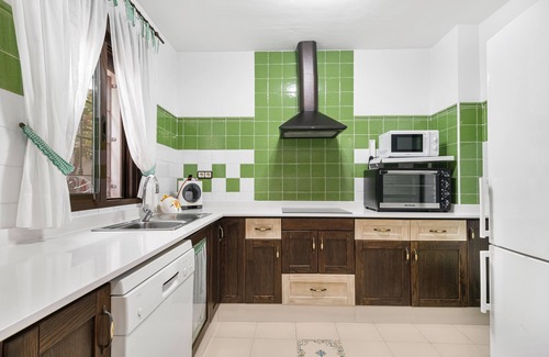 Orihuela Casa | Casa de vacaciones 'Lo Colorao' con vistas a la montaña, Wi-Fi y aire acondicionado