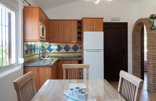 Vélez-Málaga Casa | Casa de vacaciones Los Aperos 2 con vistas al mar, piscina, jardín y Wi-Fi