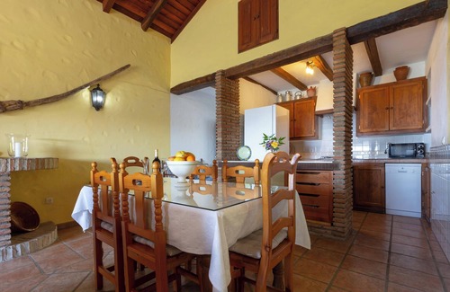 Gaucín Casa | Casa de vacaciones "Los Algarrobos Gaucin" con vistas a la montaña, piscina, balcón y terraza