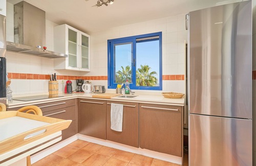 Almuñécar Casa | Casa de vacaciones 'Los Altos 23' con vistas al mar, Wi-Fi y aire acondicionado