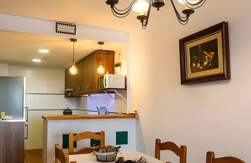 Capileira Casa | Casa de vacaciones 'Los Compadres' con vistas a la montaña, piscina compartida y Wi-Fi