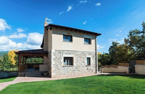 Sotillo del Rincon Casa | Casa de vacaciones 'Los Robles 2' con vistas a la montaña, terraza privada y Wi-Fi