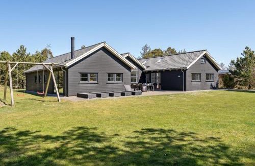 Blavand Strand Casa | Holiday Home Lova - 600m from the sea by Interhome