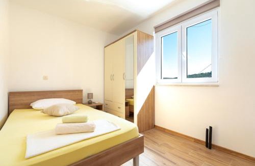 Slatine Casa | Holiday Home Lydia