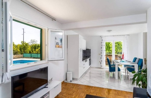 Primorski Dolac Casa | Holiday Home Mendula