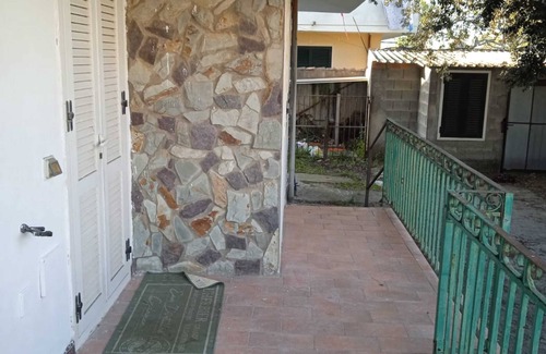 Assemini Casa | Casa de vacaciones "M P Home" con jardín compartido