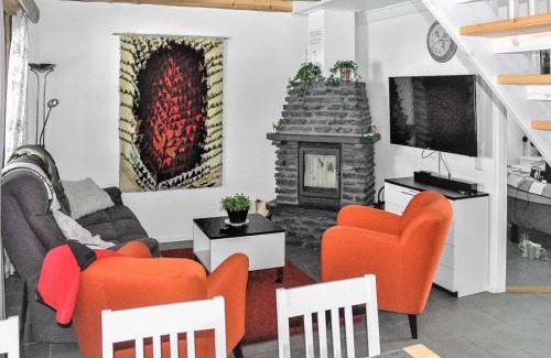 Akaslompolo Casa | Holiday Home Maahisenrinne 3 e 19 by Interhome