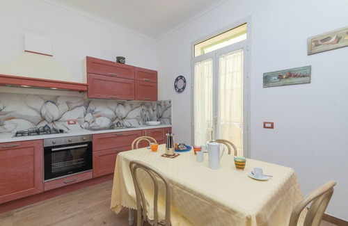 La Maddalena Casa | Casa de vacaciones 'Maison Chloe 2' cerca de la playa con balcón, terraza y Wi-Fi
