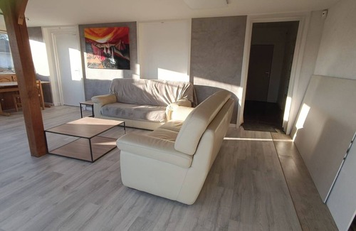 Bourges Casa | Casa de vacaciones 'Maison Au 19' con terraza compartida, jardín compartido y Wi-Fi