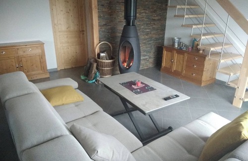 Le Nayrac Casa | Casa de vacaciones 'Maison Chalet' con vistas a la montaña, terraza privada y Wi-Fi