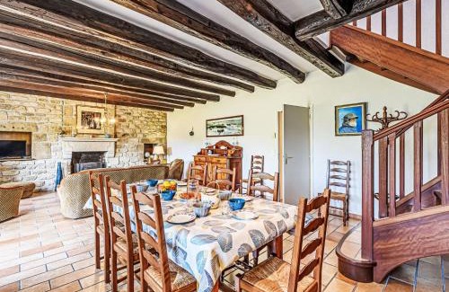 Ploemel Casa | Holiday Home Maison de Kerbarh by Interhome