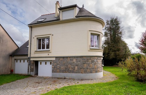 Val-d'Oust Casa | Casa de vacaciones 'Maison Dans Le Morbihan' con jardín privado