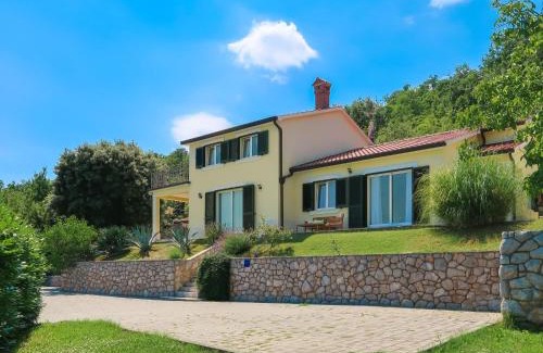 Obrs Casa | Holiday Home Makvic by Interhome
