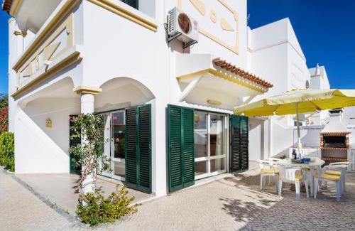 Manta Rota Casa | Holiday Home Manta Rota 450m from the Beach by Interhome