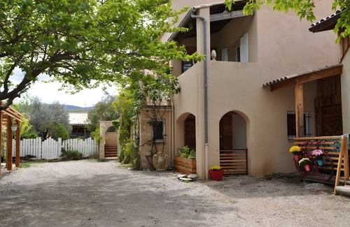 Sisteron Casa | Casa de Vacaciones 'Manzafaro' con Vista a la Montaña y Terraza Privada