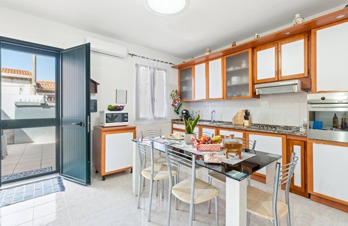 San Vero Milis Casa | Casa Vacaciones 'Marcello' con Vista a la Montaña, Terraza Privada y Aire Acondicionado