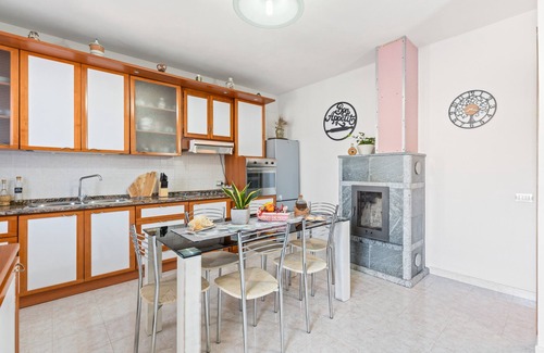 San Vero Milis Casa | Casa Vacaciones 'Marcello' con Vista a la Montaña, Terraza Privada y Aire Acondicionado