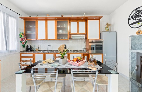 San Vero Milis Casa | Casa Vacaciones 'Marcello' con Vista a la Montaña, Terraza Privada y Aire Acondicionado