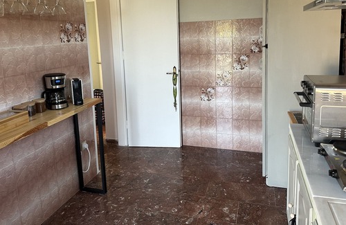 Leivathos Casa | Holiday Home 'Marble's Residence' with Mountain View, Wi-Fi and Air Conditioning