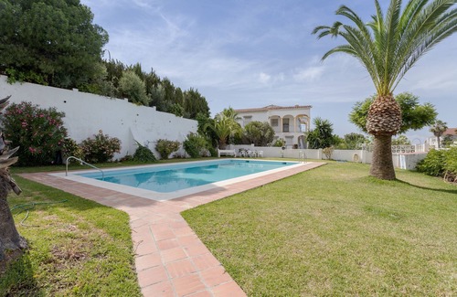 Caleta de Velez Casa | Casa de vacaciones "Mi Casa" con Wi-Fi, jardín, terraza y piscina compartida