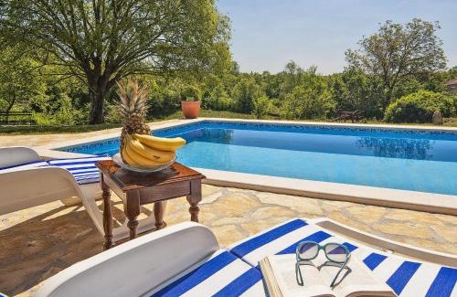 Grzini Casa | Holiday Home Mila by Interhome