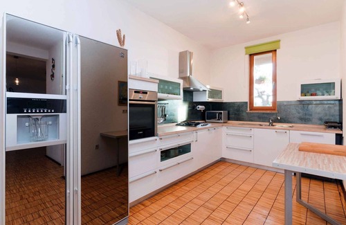 Rovanjska Casa | Casa vacacional para 8 personas con piscina y vistas al mar