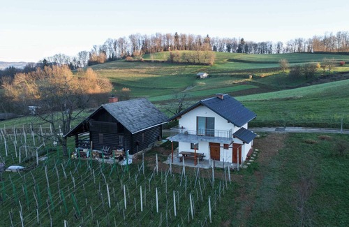Semic Casa | Casa vacacional en un pequeño pueblo