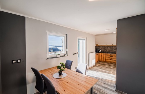 Dravograd Casa | Holiday Home Mountainview Horizon - Sauna & HotTub