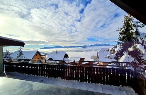 Dravograd Casa | Holiday Home Mountainview Horizon with Private Sauna & Hot Tub