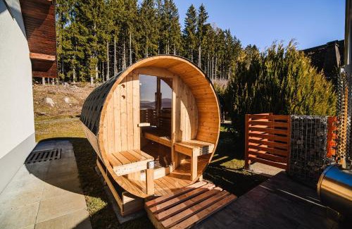 Dravograd Casa | Holiday Home Mountainview Horizon with Private Sauna & Hot Tub