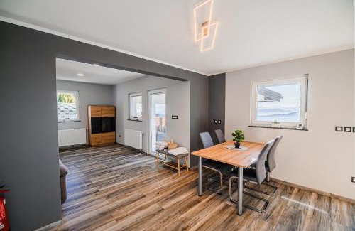Dravograd Casa | Holiday Home Mountainview Horizon with Private Sauna & Hot Tub