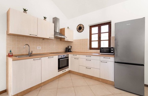 Muline Chalet De Esquí | Holiday Home Muline - four bedroom house with a swimming pool